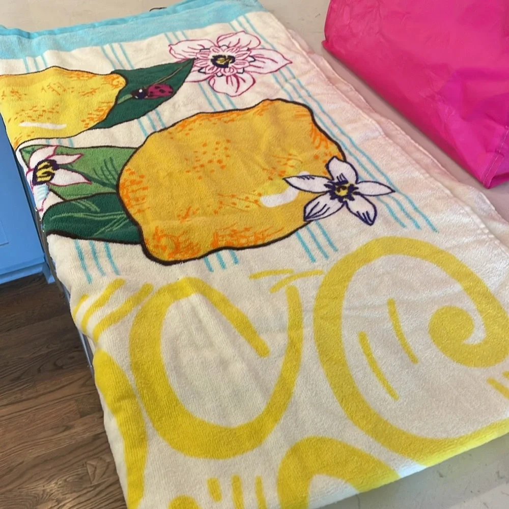 Vera Bradley (Lemon theme) beach towel!! Large size. 100% cotton